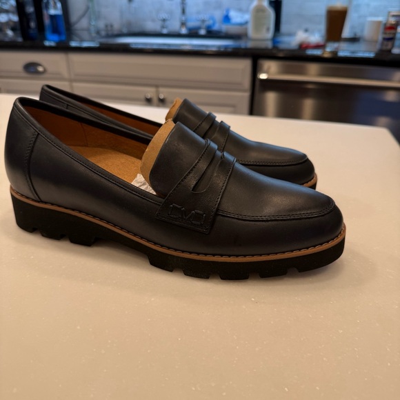 Vionic Women's Cheryl II Leather Loafers Navy Sz Chunky Lug Sole Sz 9.5 NIB - Picture 6 of 14